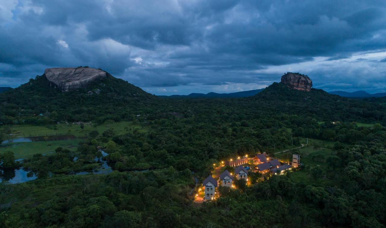 Roo Mansala Boutique Villas Sigiriya Bagian luar foto